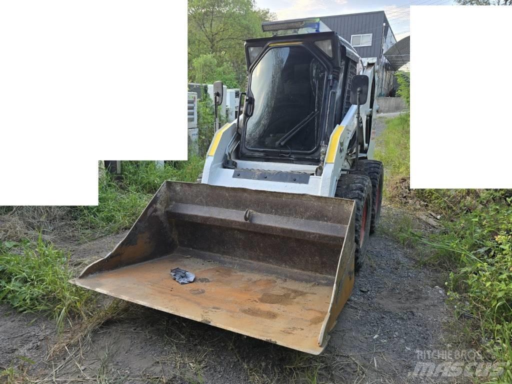 Bobcat S 205 滑移装载机