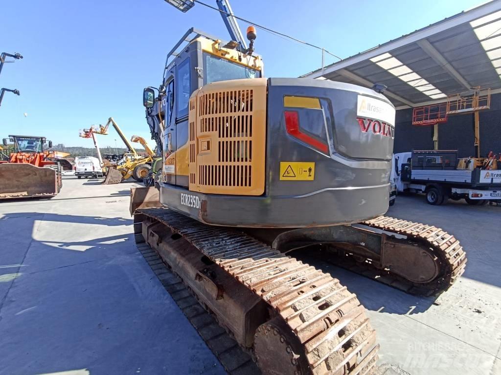 Volvo ECR 235 C L 履带挖掘机