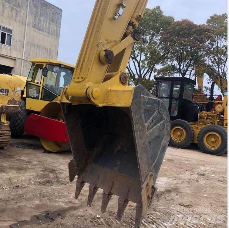 Komatsu pc220-8 履带挖掘机