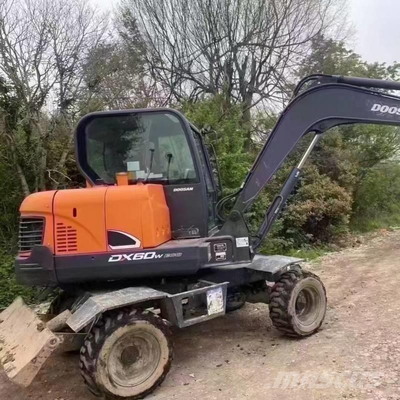 Kubota DX60w 轮式挖掘机