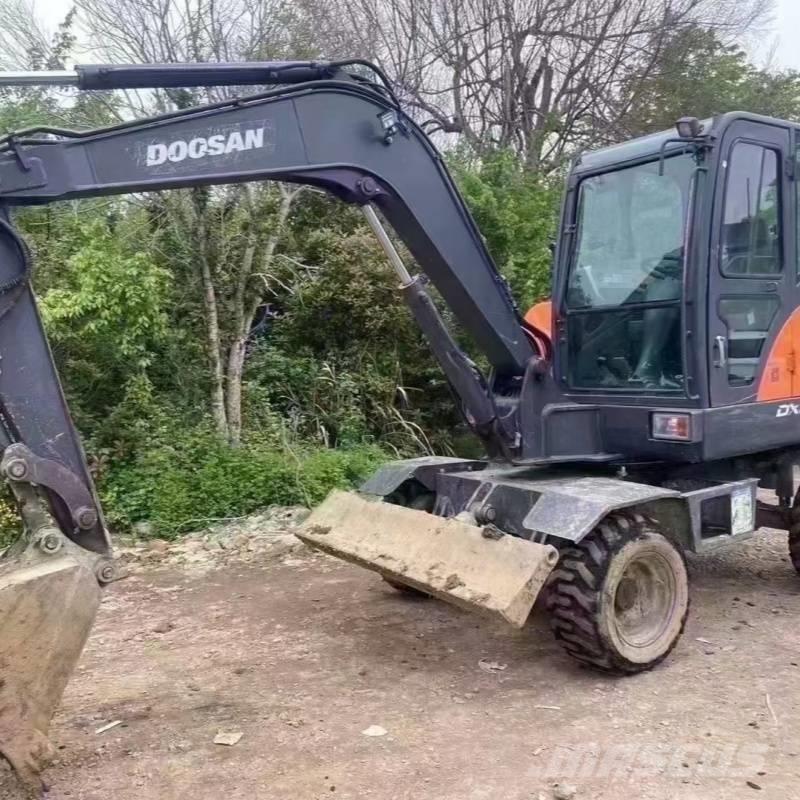 Kubota DX60w 轮式挖掘机