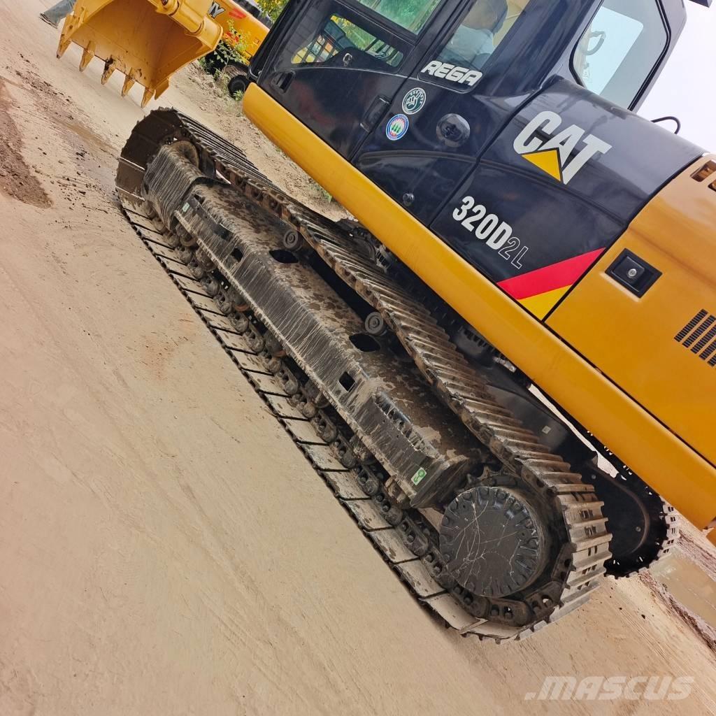 CAT 320 D 2 L 履带挖掘机