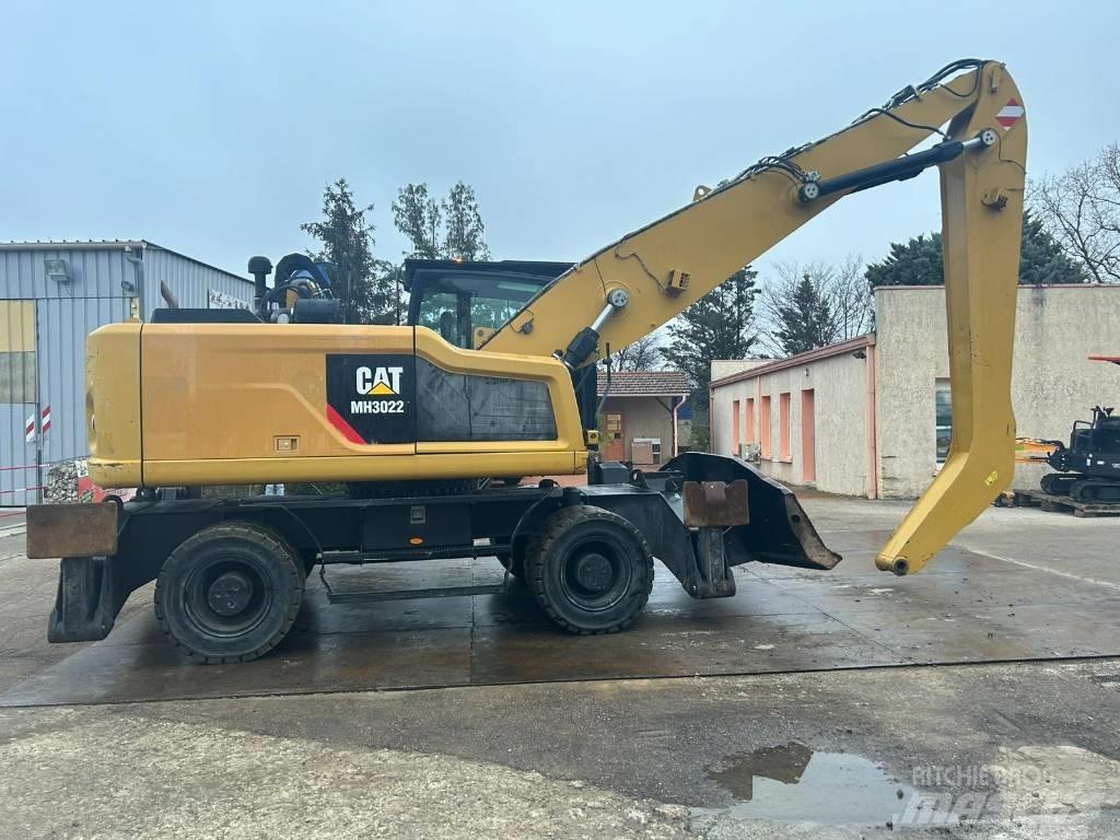 CAT MH3022 轮式挖掘机