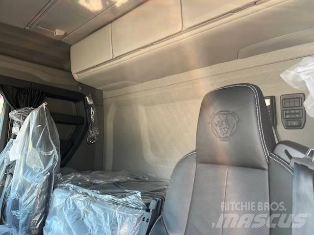 Scania R 560 起重车