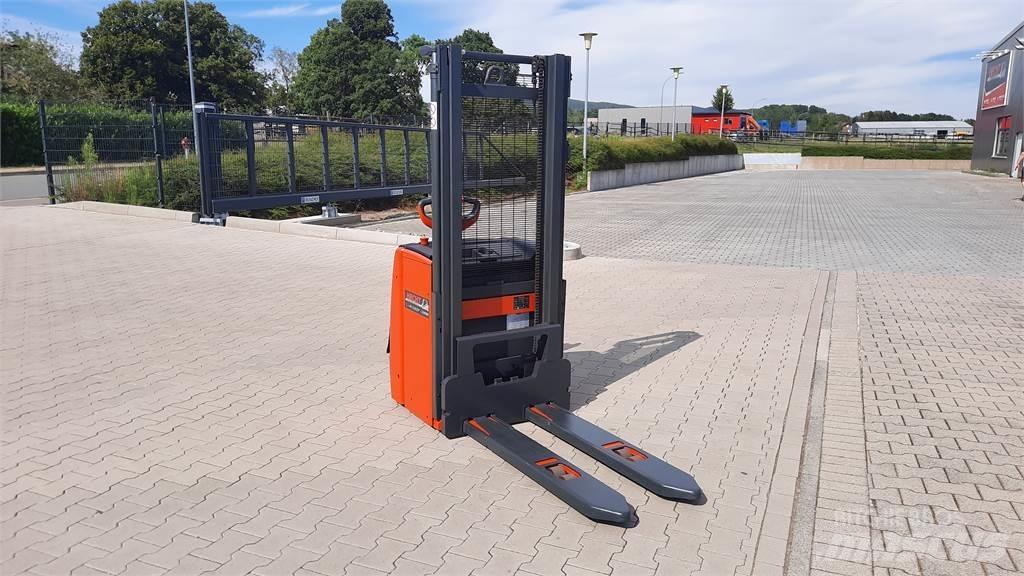 Linde L16 - BR1173 手推堆垛车