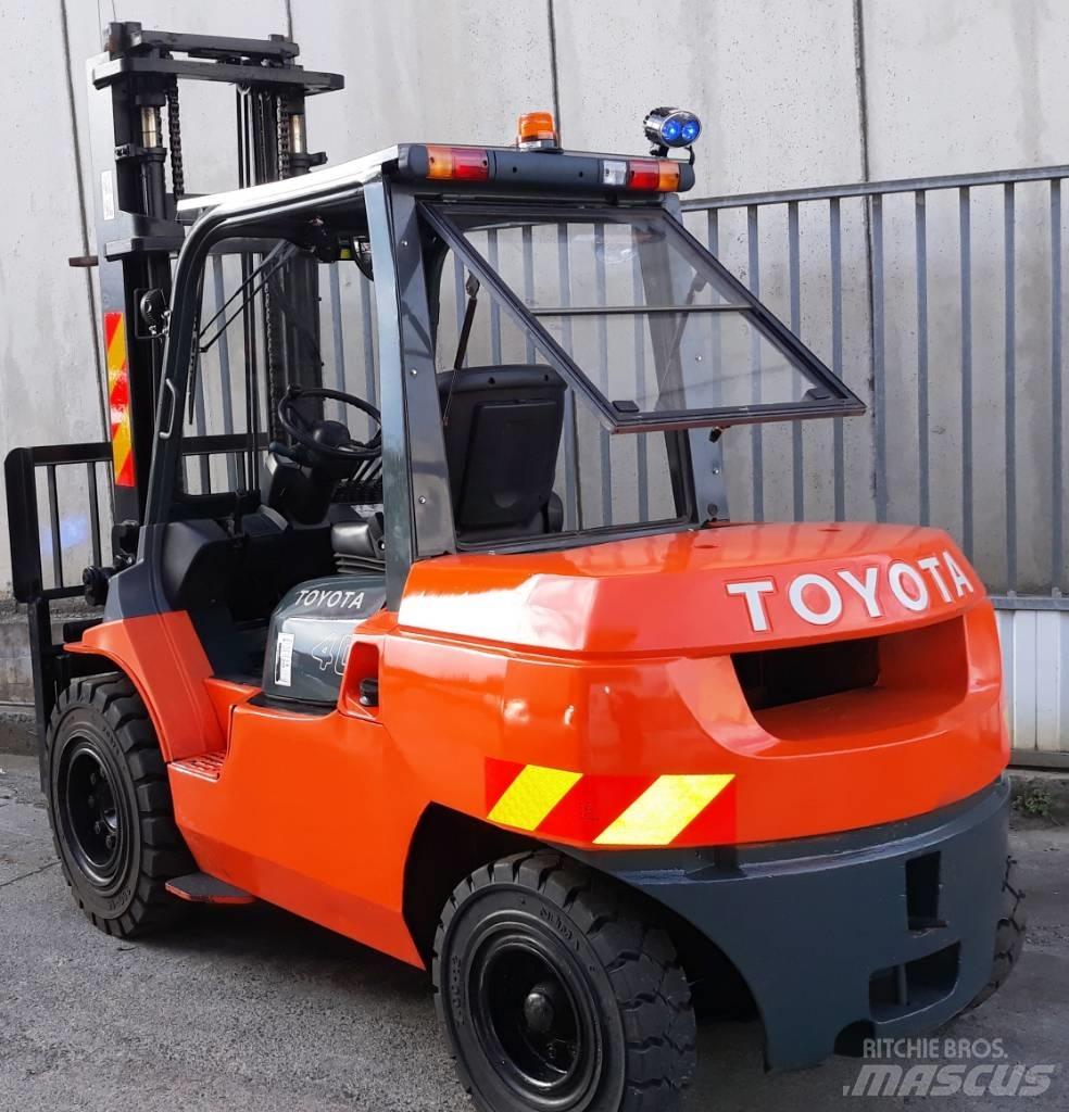 Toyota 7 FD 40 柴油叉车