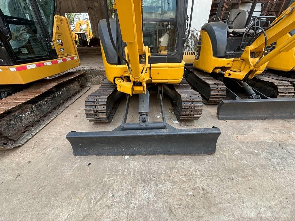 Komatsu PC35MR 小型挖掘机