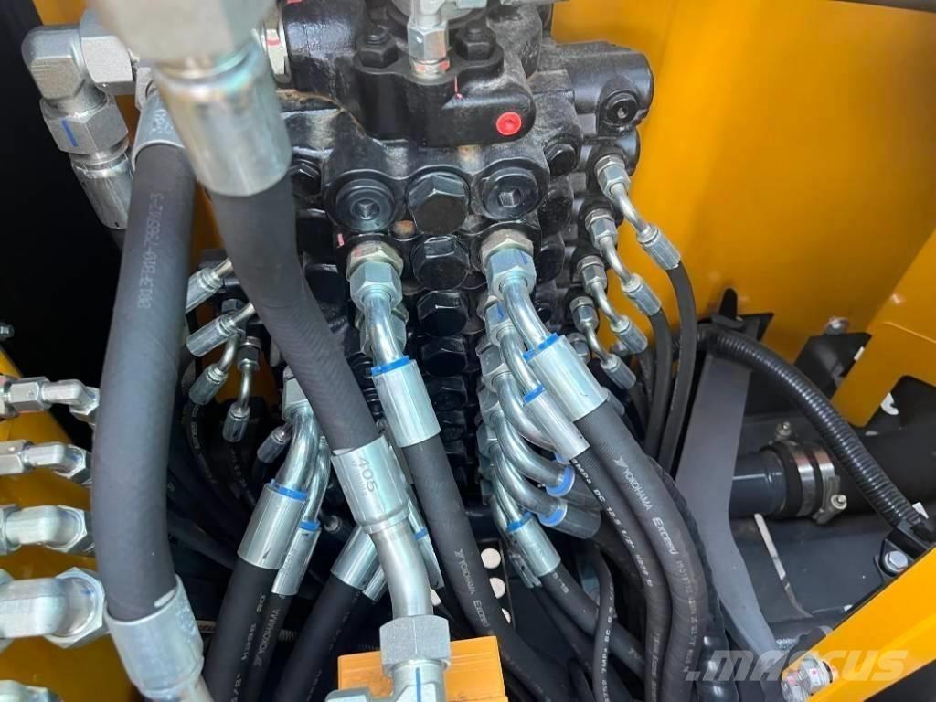 XCMG XE 75 履带挖掘机