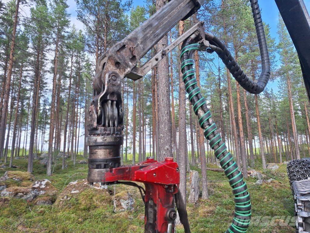 Komatsu 951 / S132 收割机