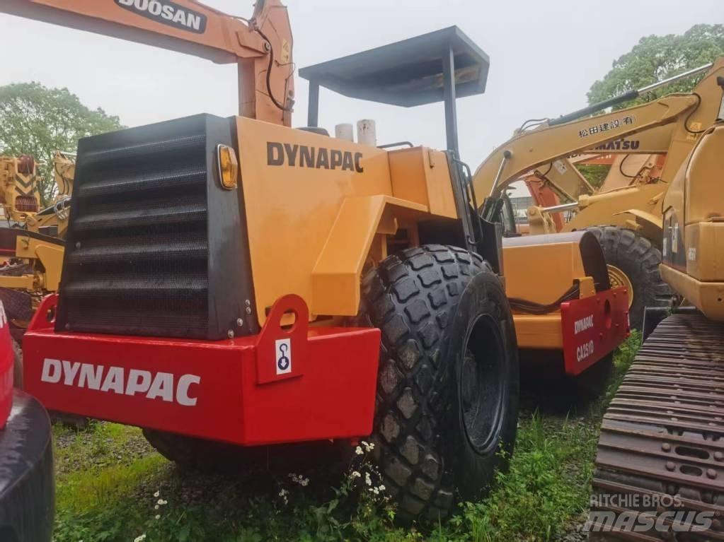Dynapac ca251d 单轮压路机