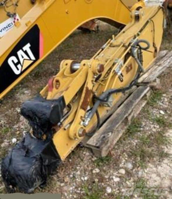 CAT 319 吊杆和铲斗