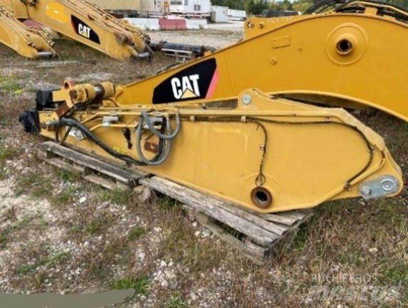 CAT 319 吊杆和铲斗