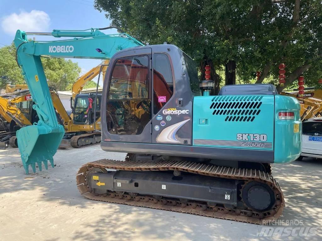 Kobelco SK130-8 中型挖掘机