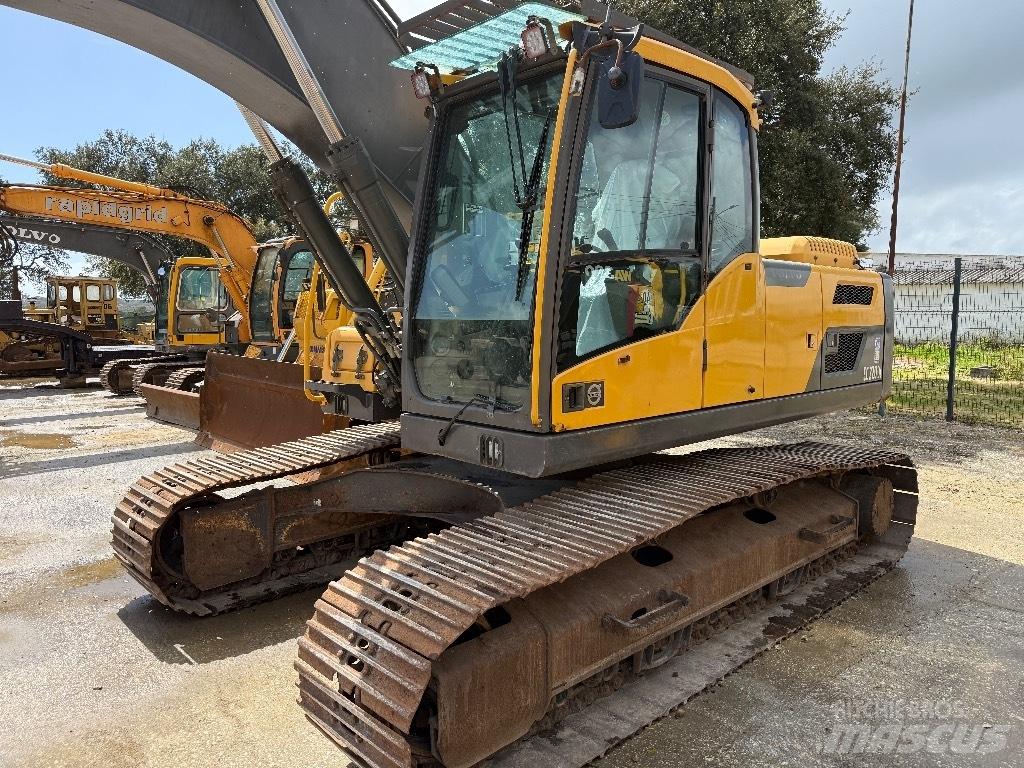 Volvo EC220D 履带挖掘机