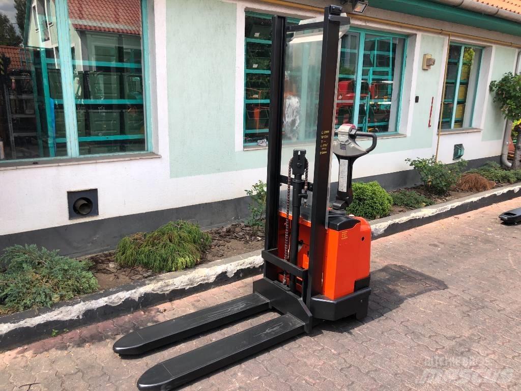BT S10 V-3267 手托盘堆垛机