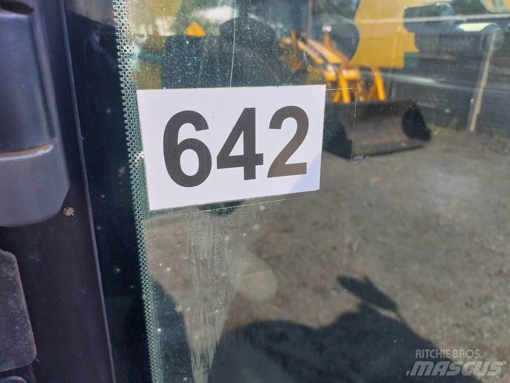 JCB 533-105 伸缩臂叉装车|叉装车