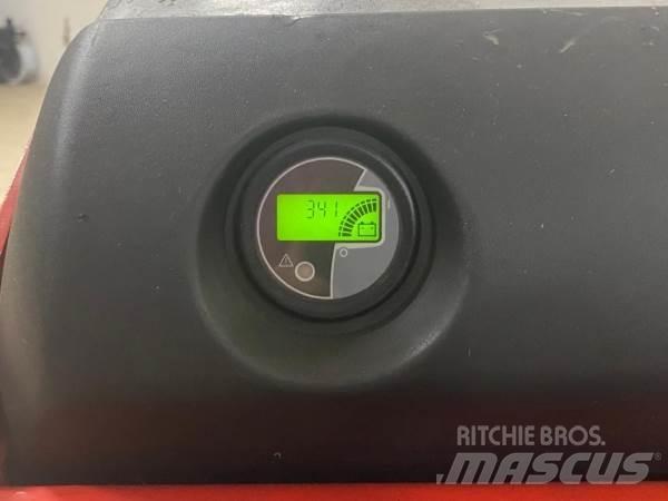 Manitou TI30 RM SP 行走式堆垛机