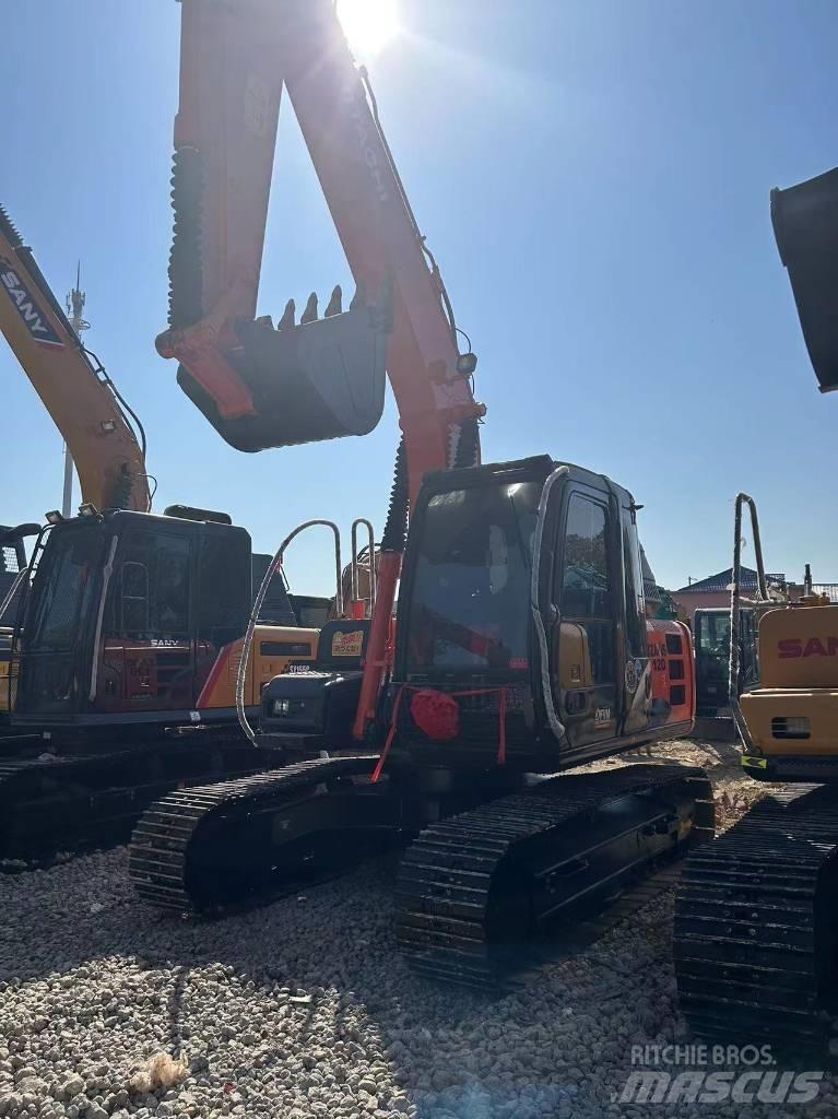 Hitachi ZX 120 中型挖掘机