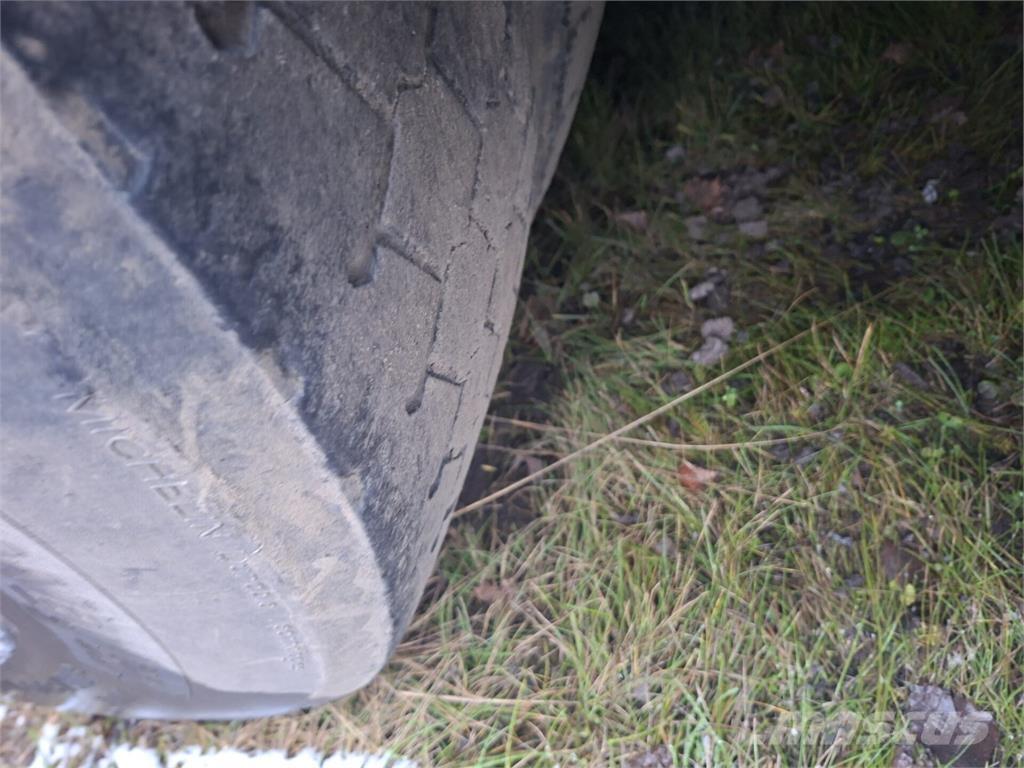 Scania R164 自卸式货车