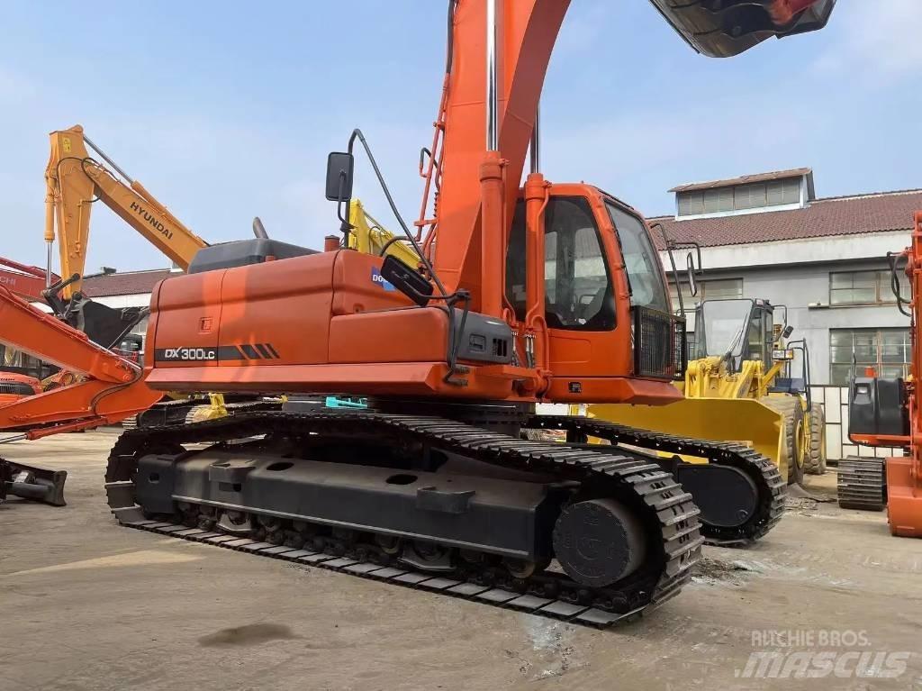 Doosan DX300LC 履带挖掘机