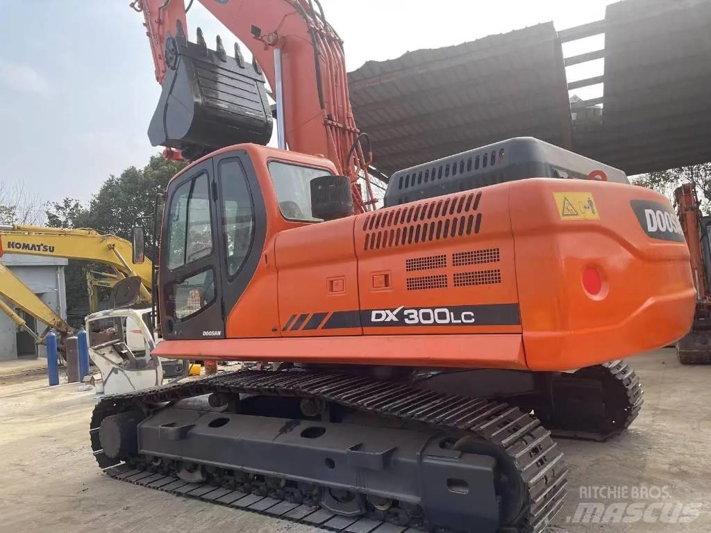 Doosan DX300LC 履带挖掘机