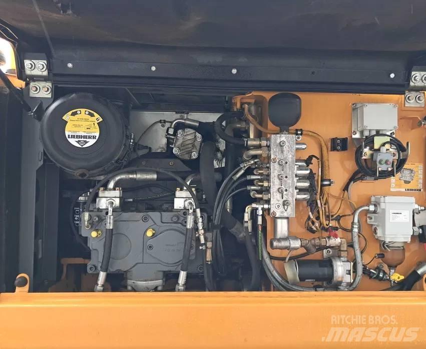 Liebherr R 926 LC 履带挖掘机