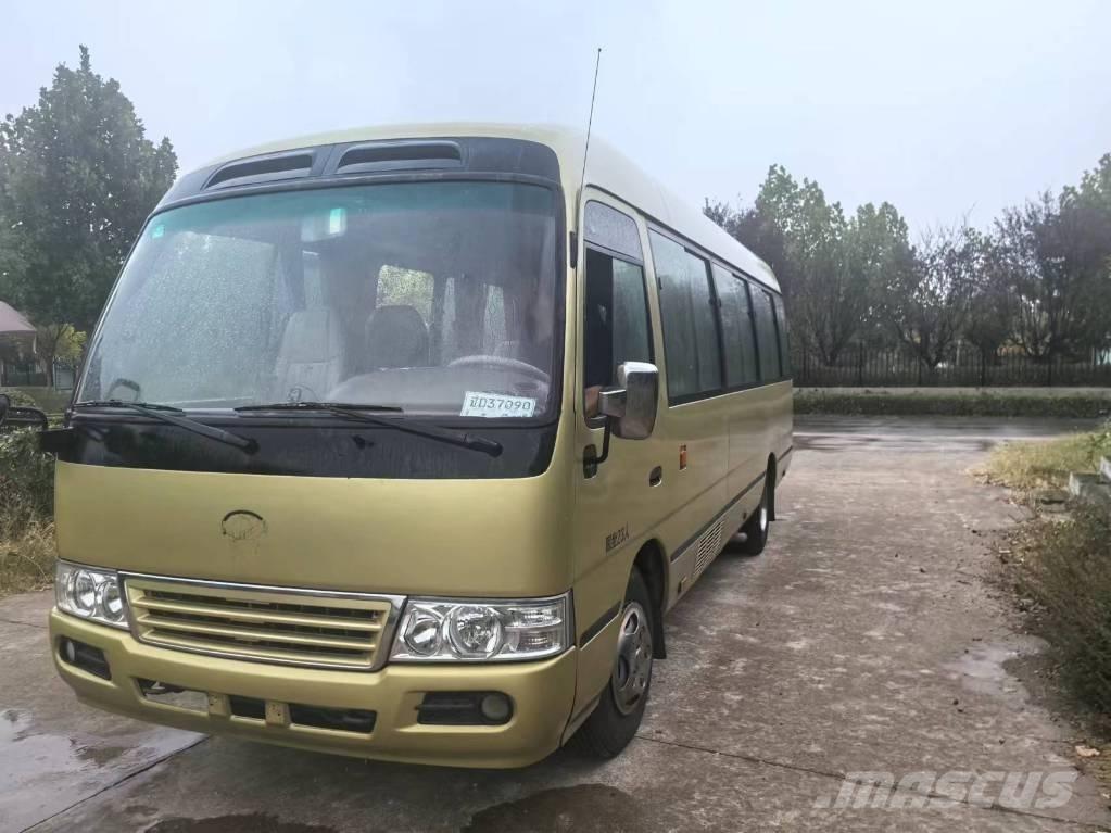 Toyota Coaster 公路客运汽车