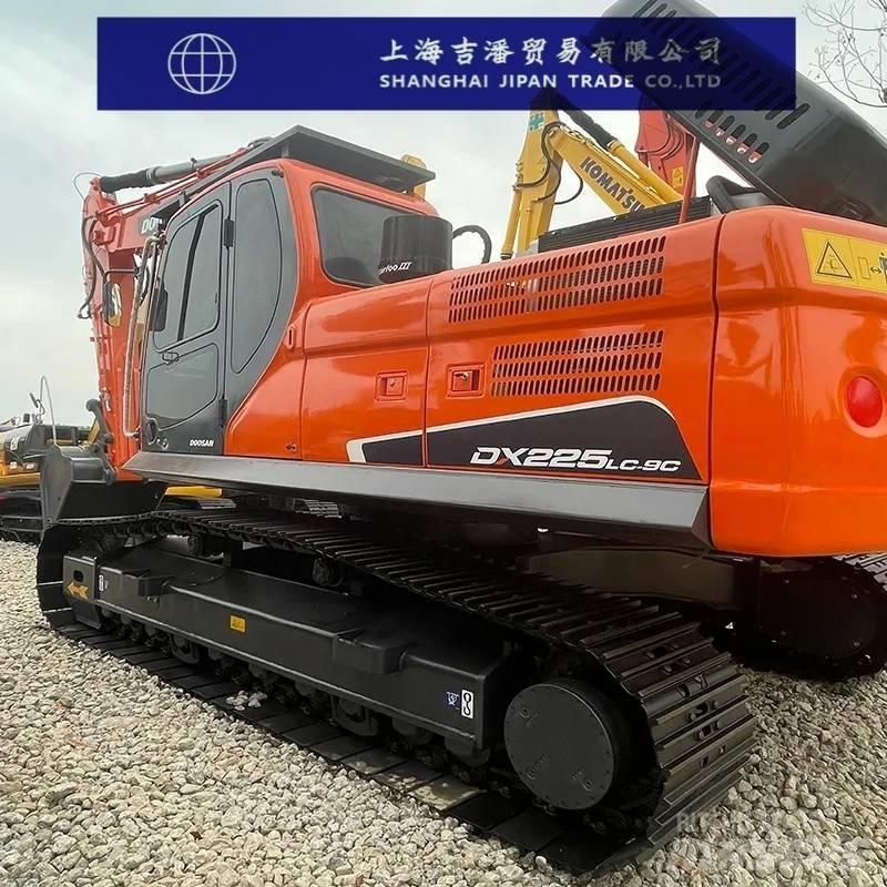 Doosan DX 225 履带挖掘机
