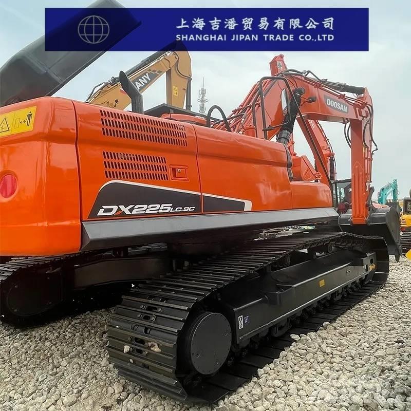 Doosan DX 225 履带挖掘机