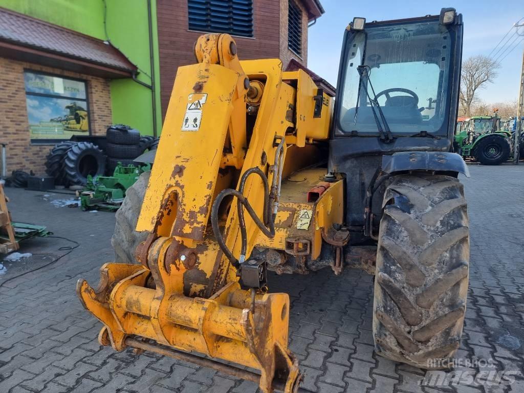 JCB 531-70 伸缩臂叉装车|叉装车