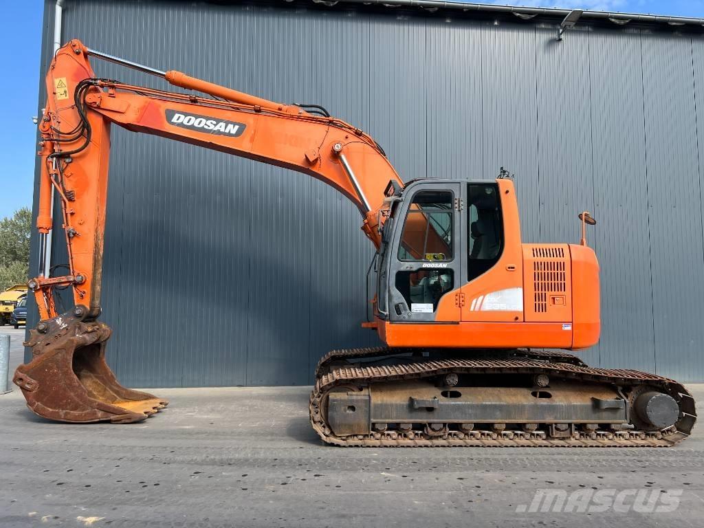 Doosan DX235LCR 履带挖掘机