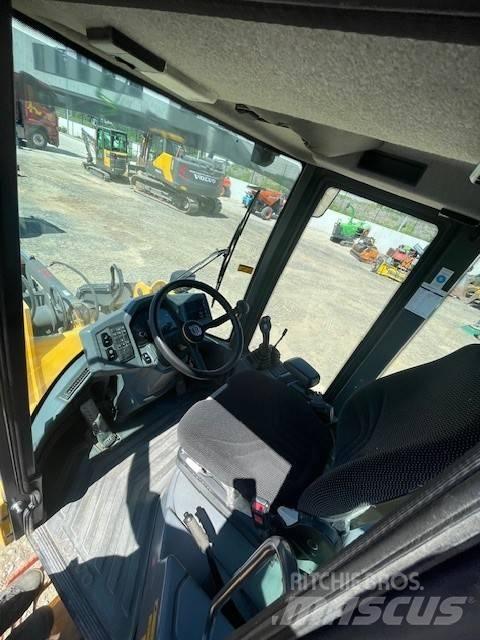 Volvo L 30 G 轮式装载机