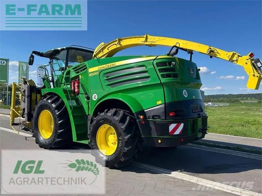 John Deere 8500i 自走式青贮饲料收割机