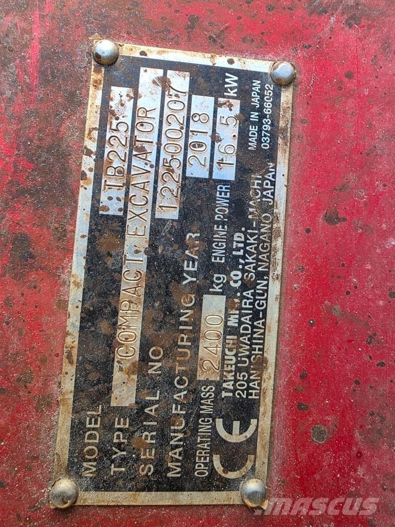 Takeuchi TB 225 小型挖掘机
