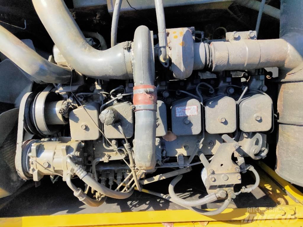 Komatsu PC200-6 履带挖掘机