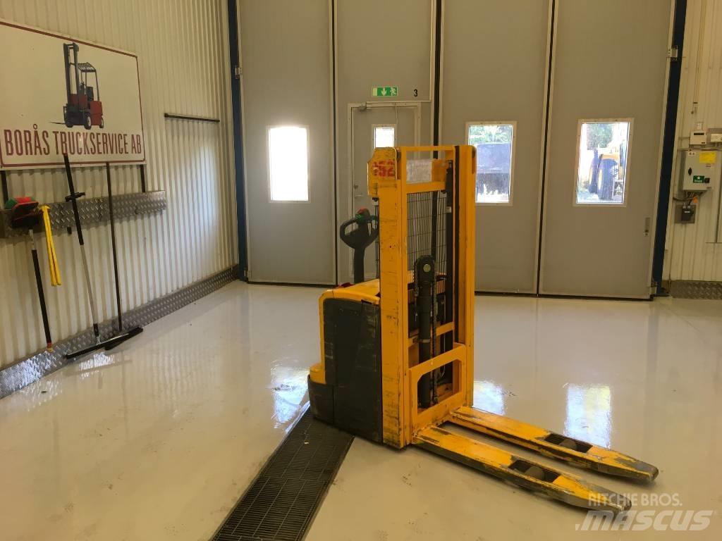 Jungheinrich EJC 212 手推堆垛车