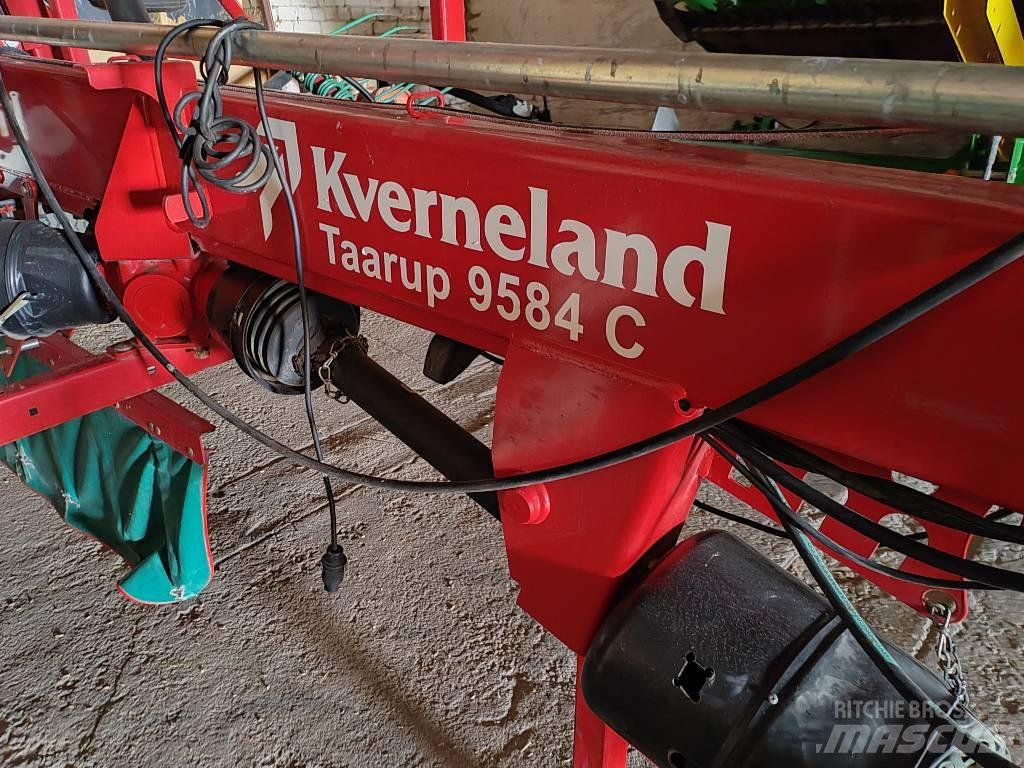 Kverneland 9584C 料堆整形机