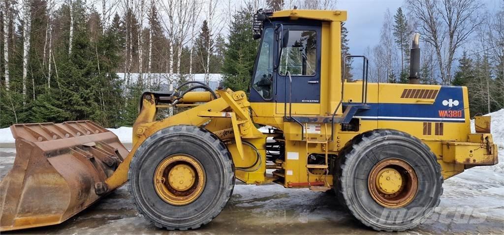 Komatsu WA380 轮式装载机