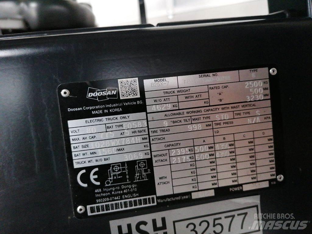 Doosan B25X-7 电动叉车