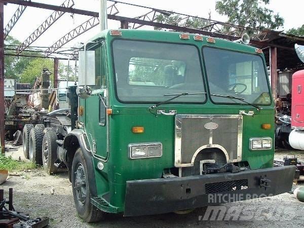 Peterbilt 320 平板车