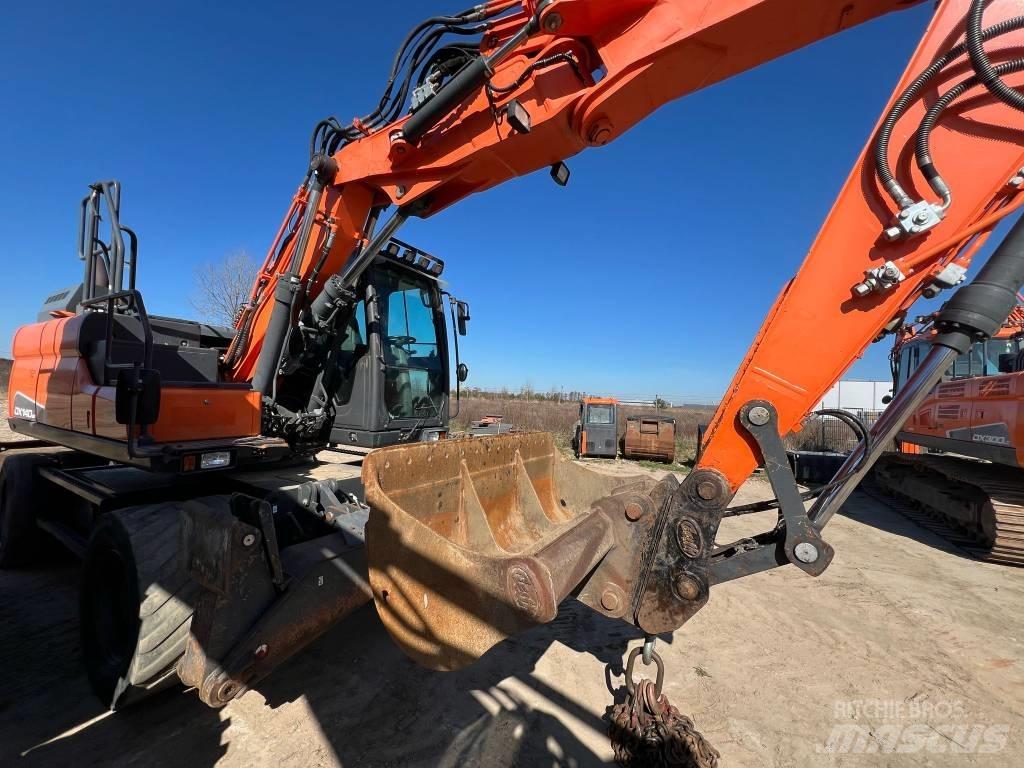 Doosan DX140W-5 轮式挖掘机