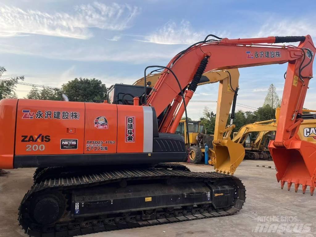 Hitachi ZX 200 履带挖掘机