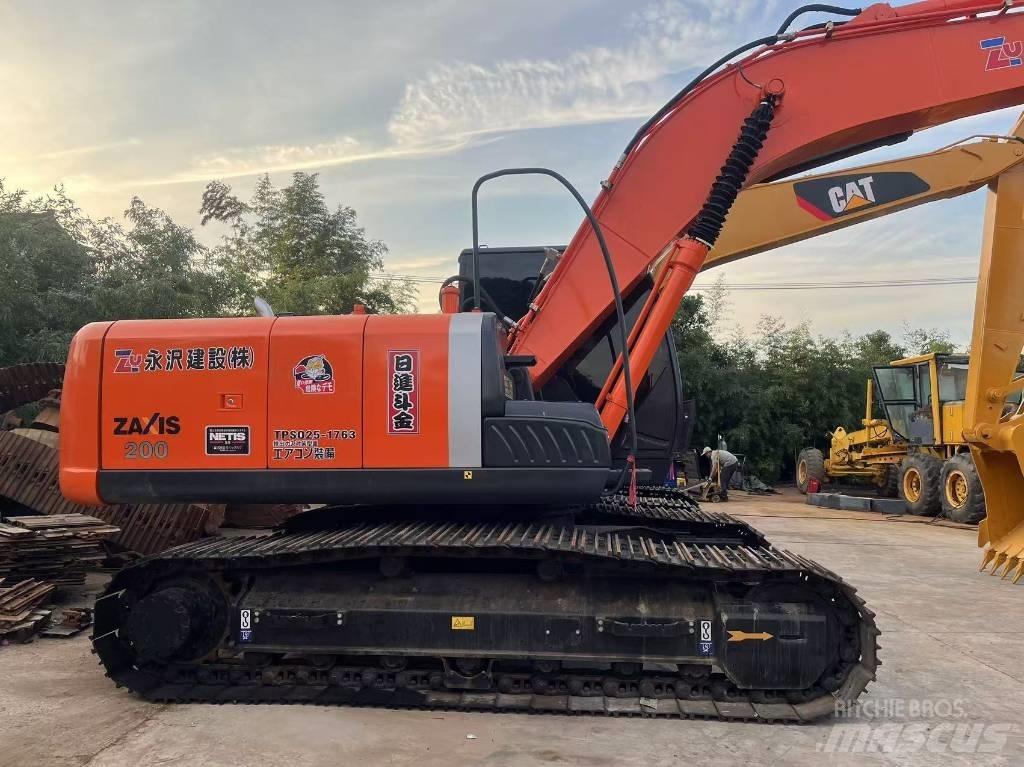 Hitachi ZX 200 履带挖掘机