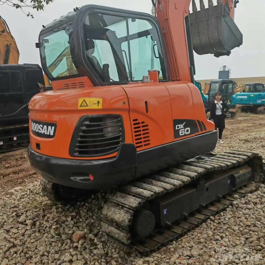Doosan DX60 小型挖掘机