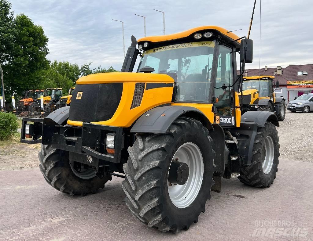 JCB Fastrac 3200 拖拉机/农用车