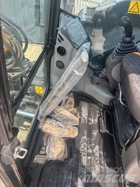CASE CX 90 D 中型挖掘机