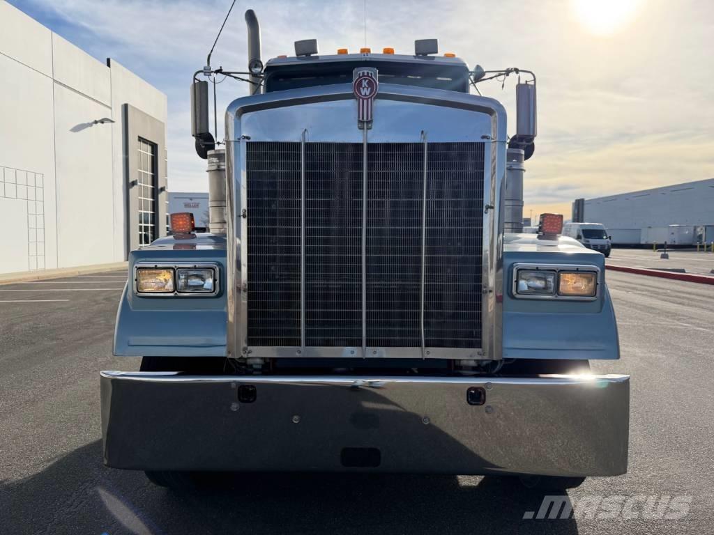 Kenworth W 900 B 牵引车