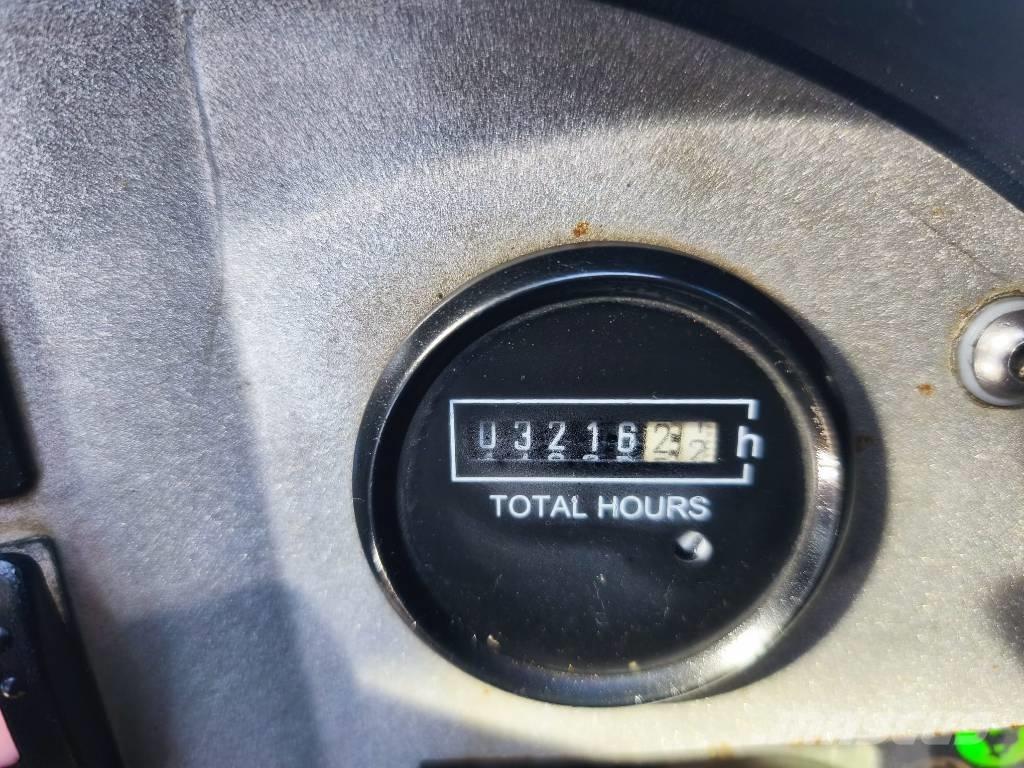 JCB 520-40 伸缩臂叉装车|叉装车