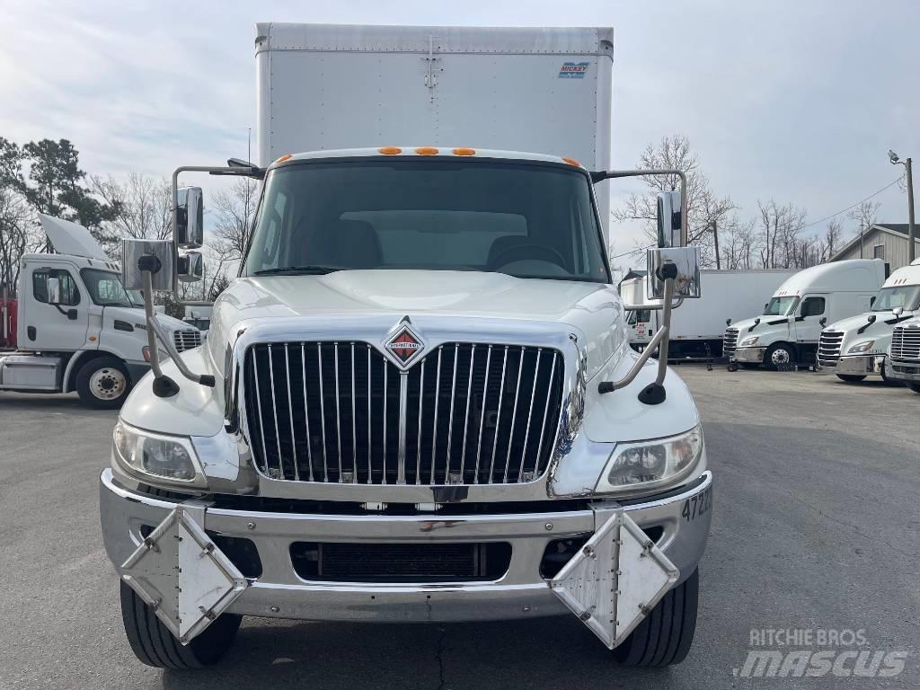 International 4300 厢式货车