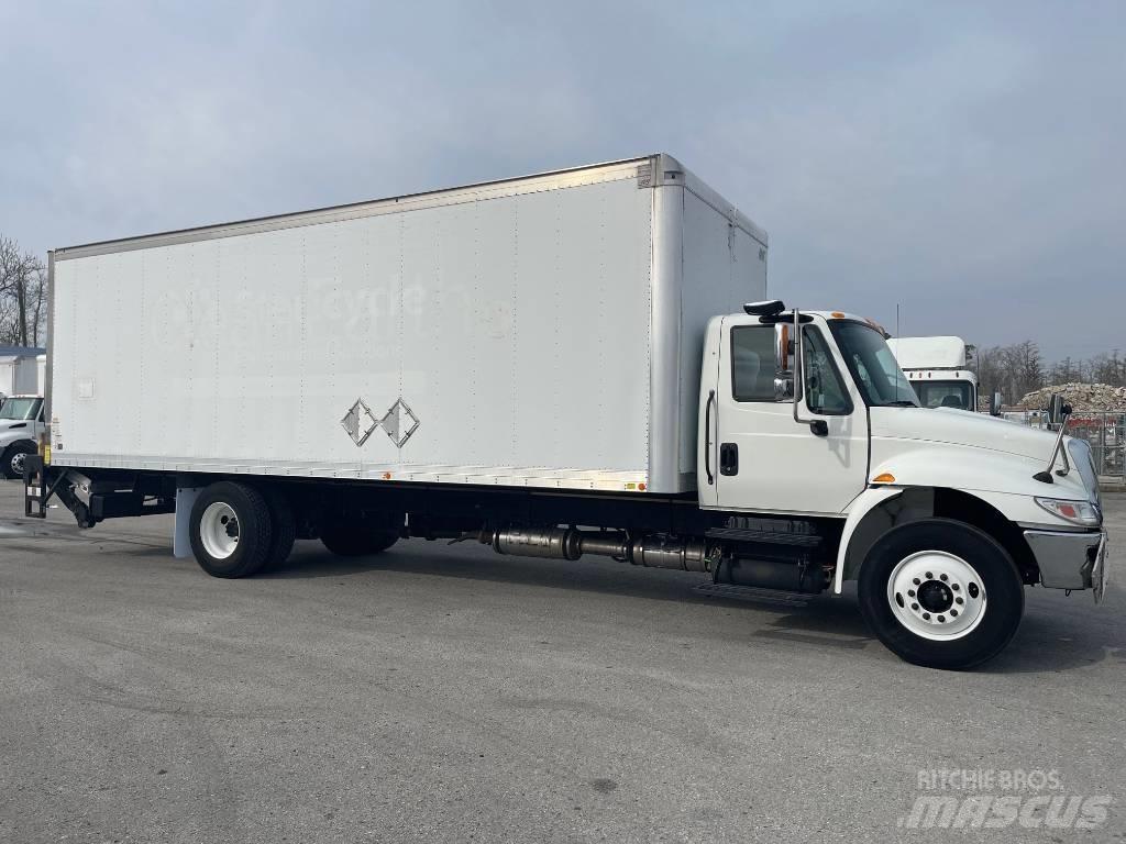 International 4300 厢式货车